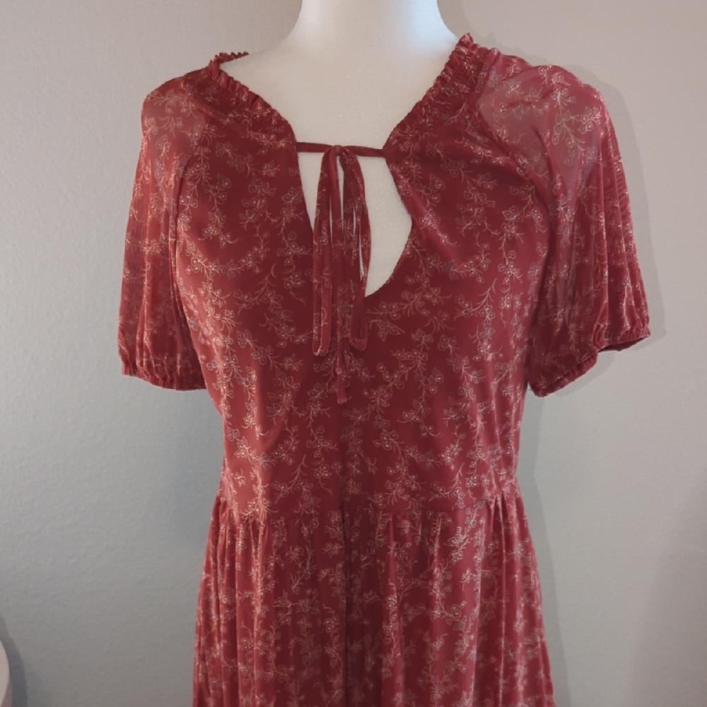 Chic Rust Floral Midi Dress